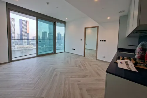 1 Bedroom Apartment in Peninsula Three