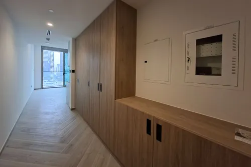 1 Bedroom Apartment in Peninsula Three