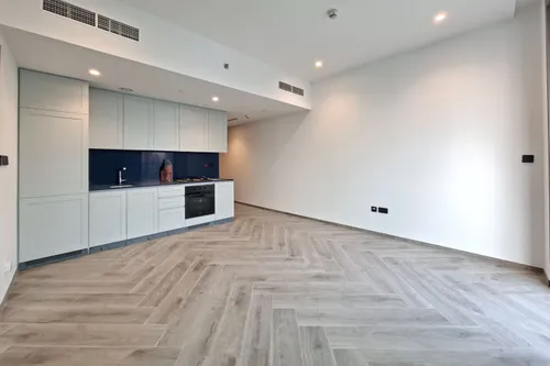 1 Bedroom Apartment in Peninsula Three