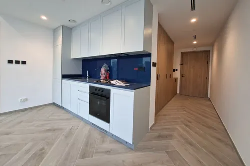 1 Bedroom Apartment in Peninsula Three