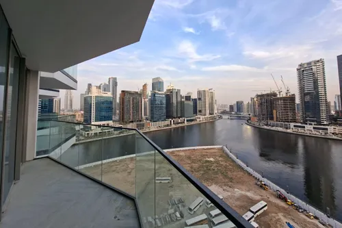 1 Bedroom Apartment in Peninsula Three