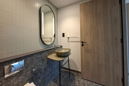 1 Bedroom Apartment in Peninsula Three