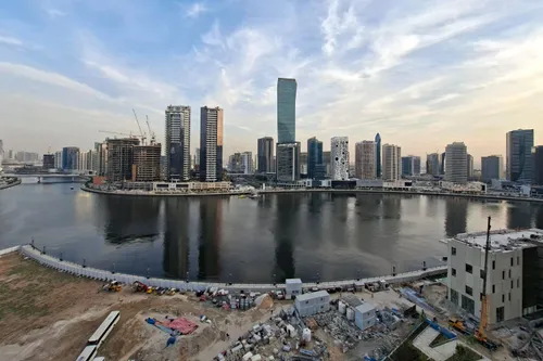 1 Bedroom Apartment in Peninsula Three