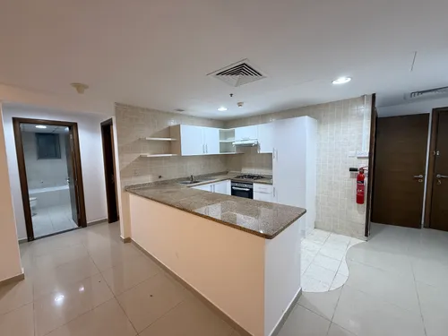 2 Bedrooms Apartment in Ontario Tower