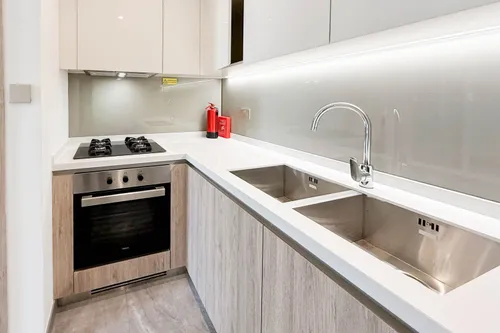 2 Bedrooms Apartment in Peninsula One