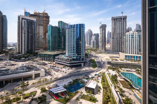  Apartment in Peninsula Three