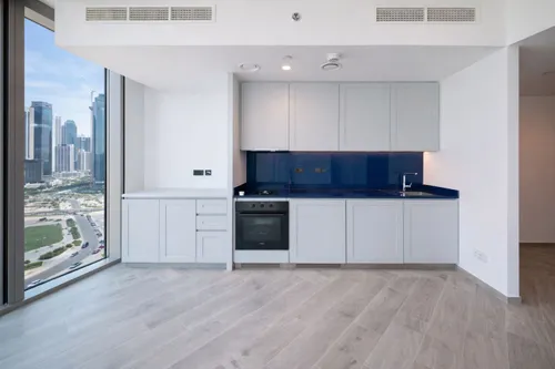  Apartment in Peninsula Three