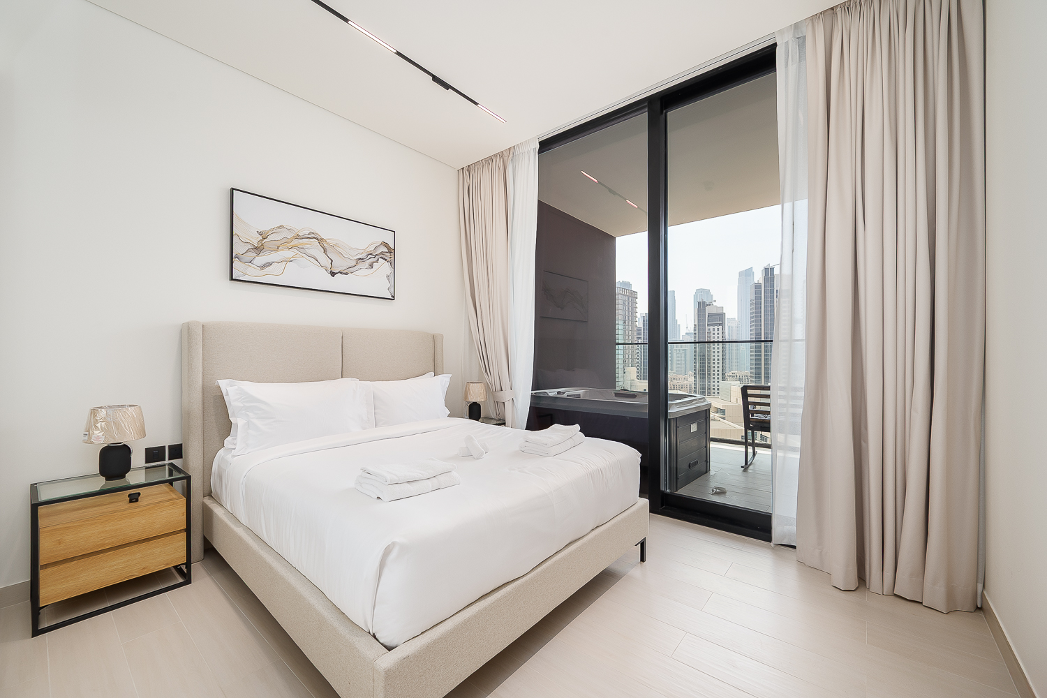 2 Bedrooms Apartment in Trillionaire Residences