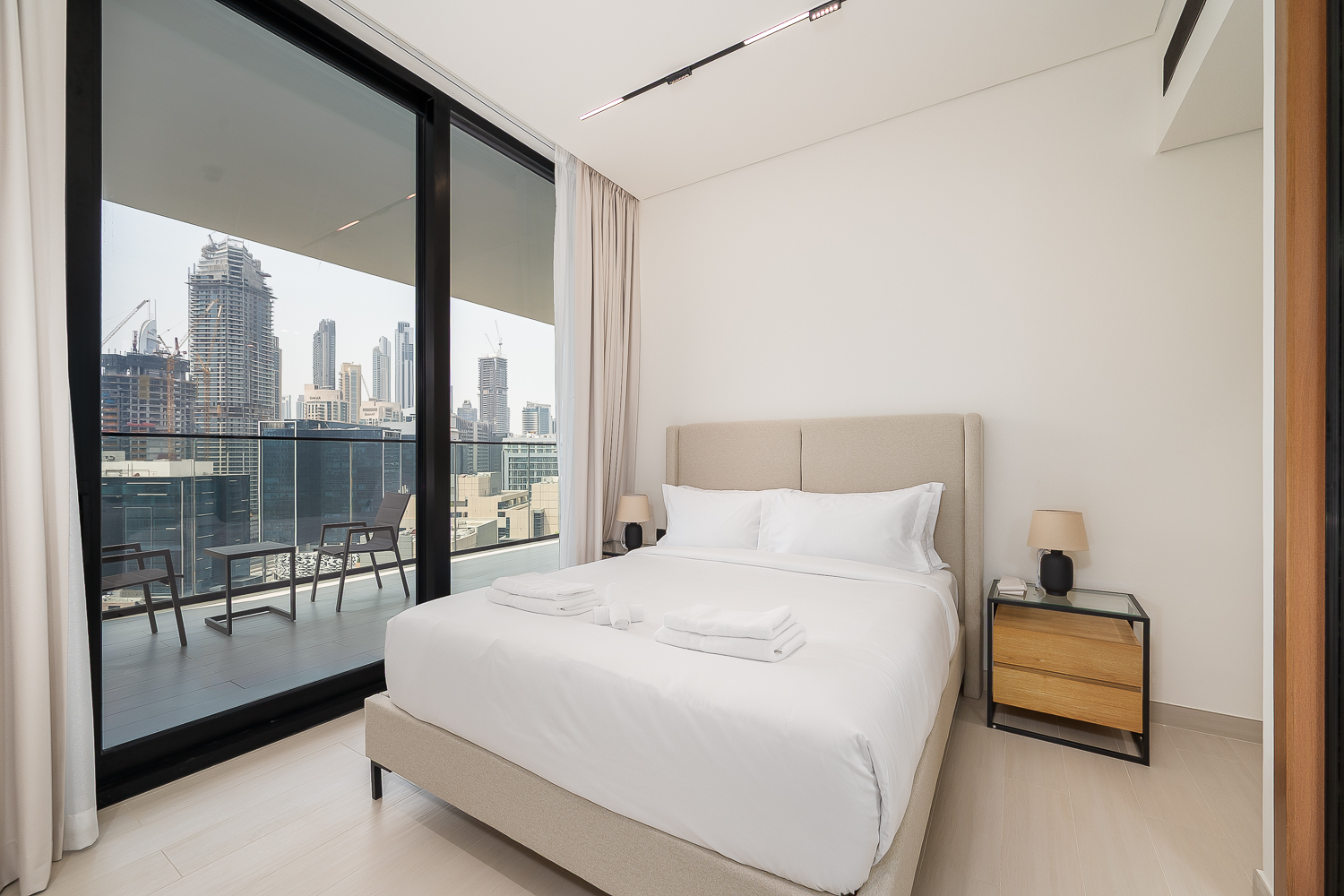 2 Bedrooms Apartment in Trillionaire Residences