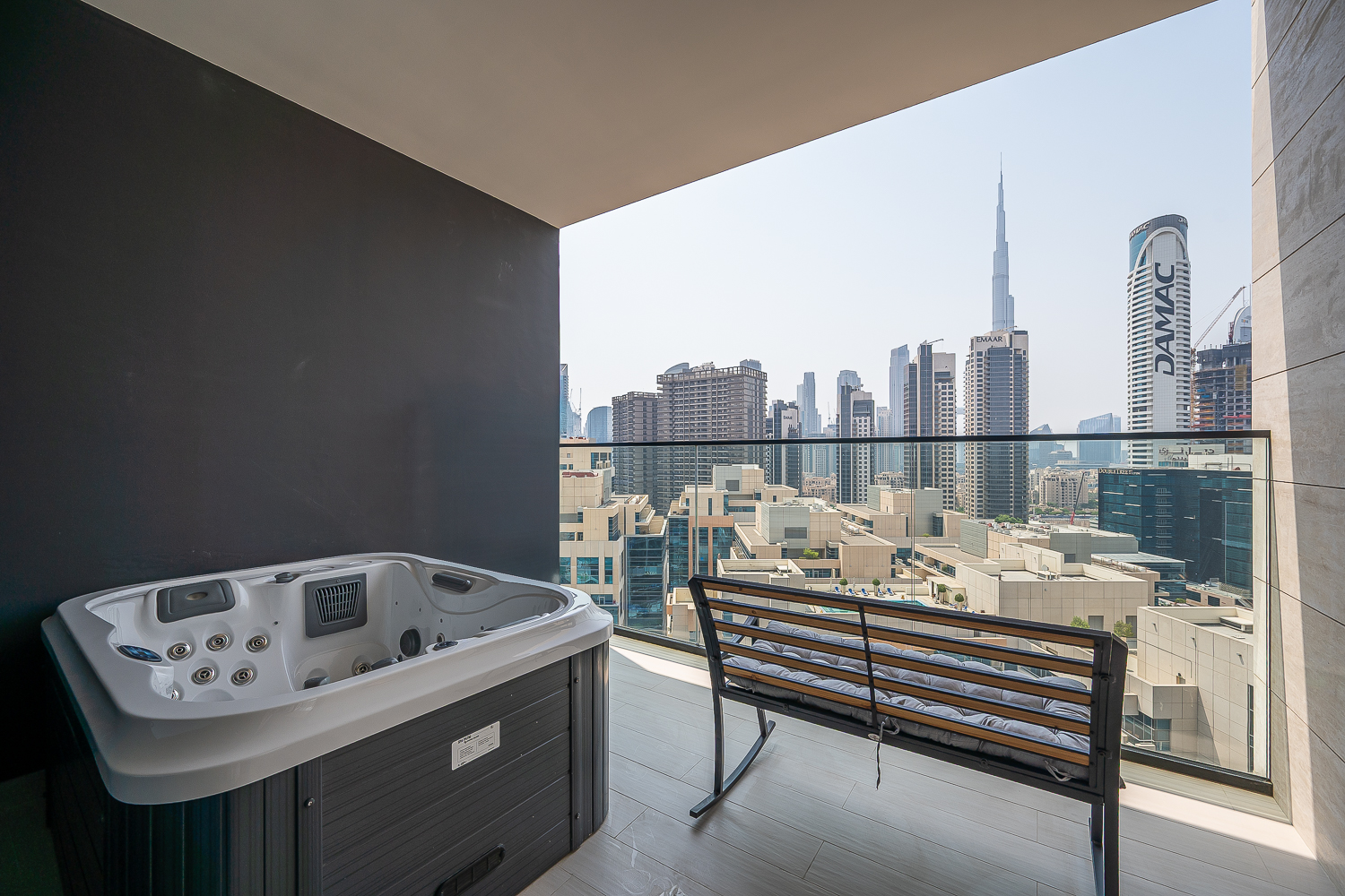 2 Bedrooms Apartment in Trillionaire Residences