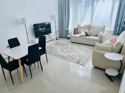 2 Bedrooms Apartment in Ontario Tower