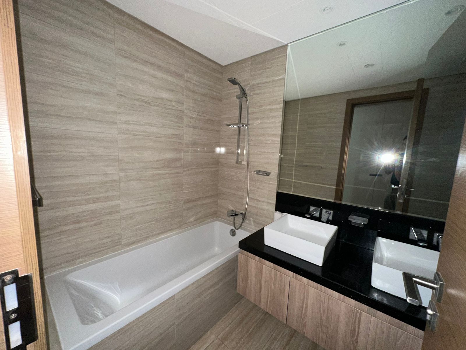 2 Bedrooms Apartment in Urban Oasis