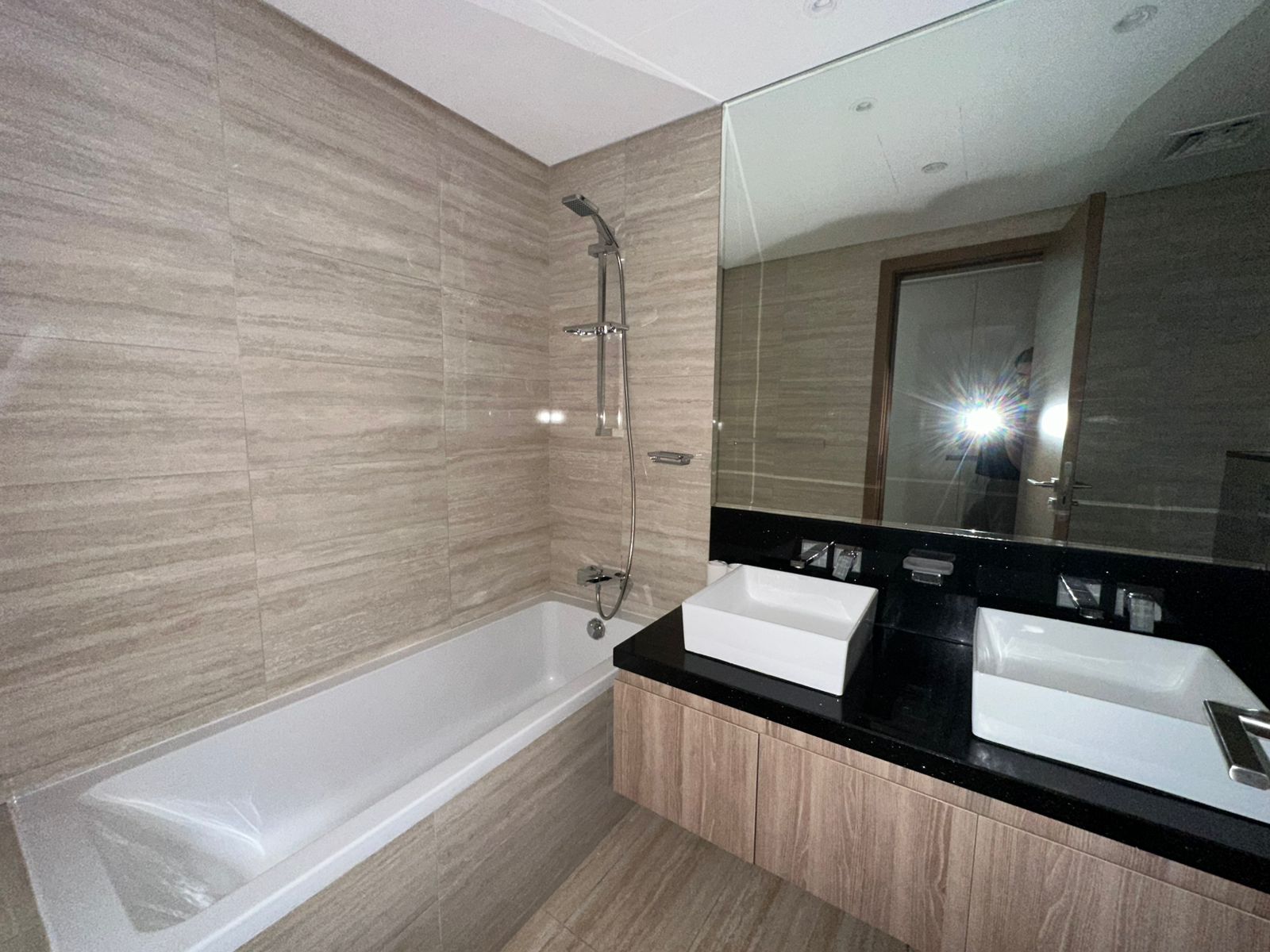 2 Bedrooms Apartment in Urban Oasis