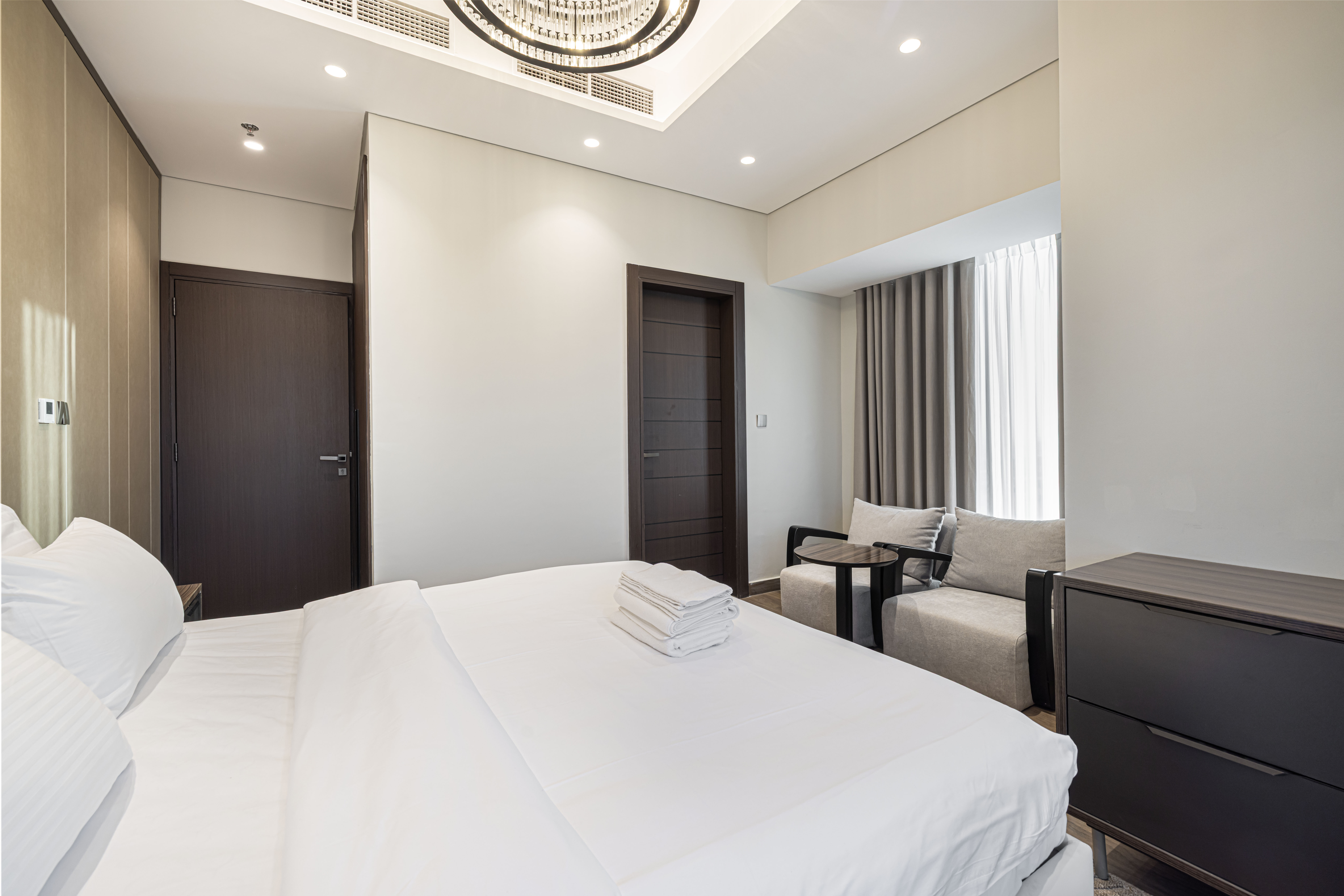 2 Bedrooms Apartment in Nobles Tower