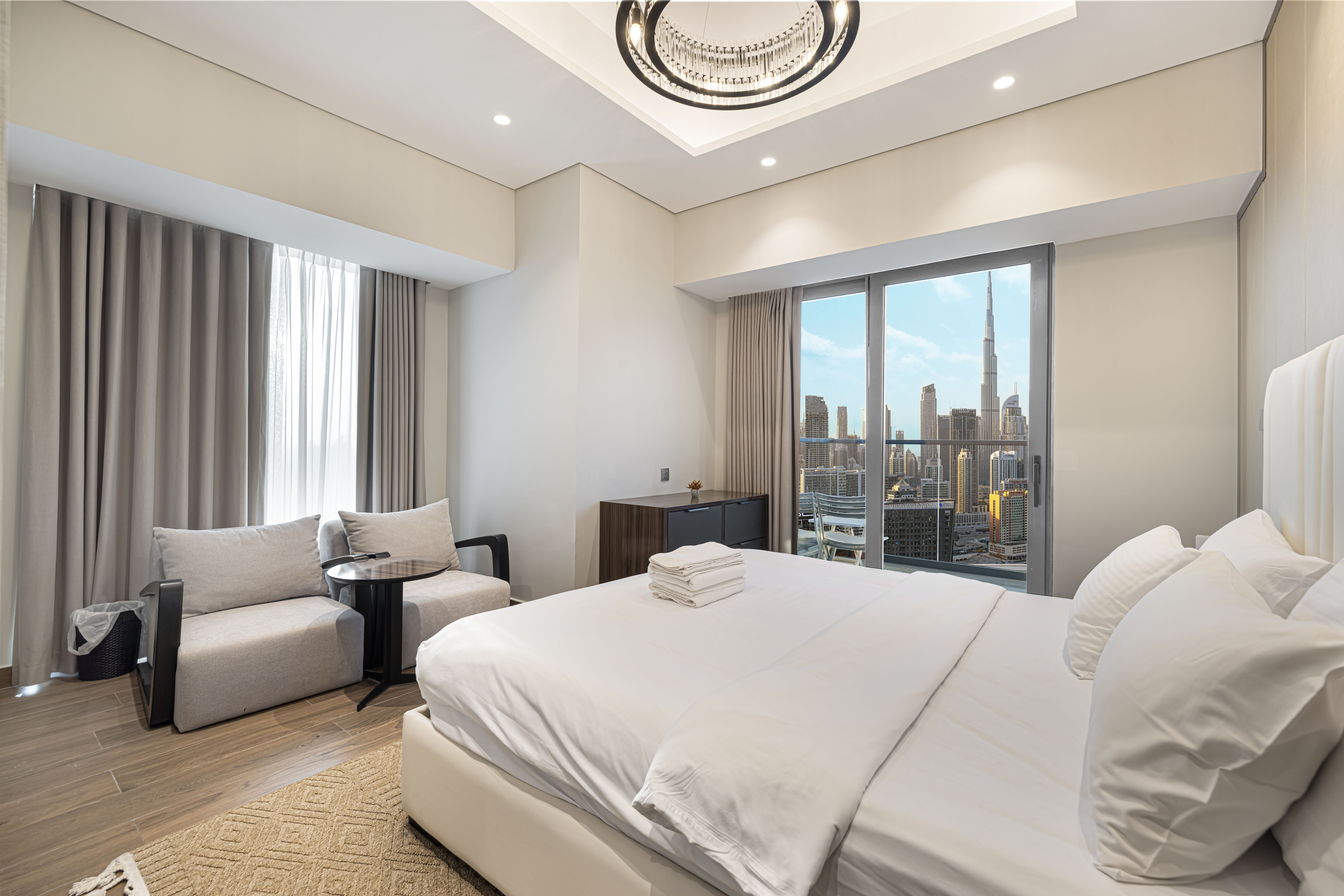 2 Bedrooms Apartment in Nobles Tower