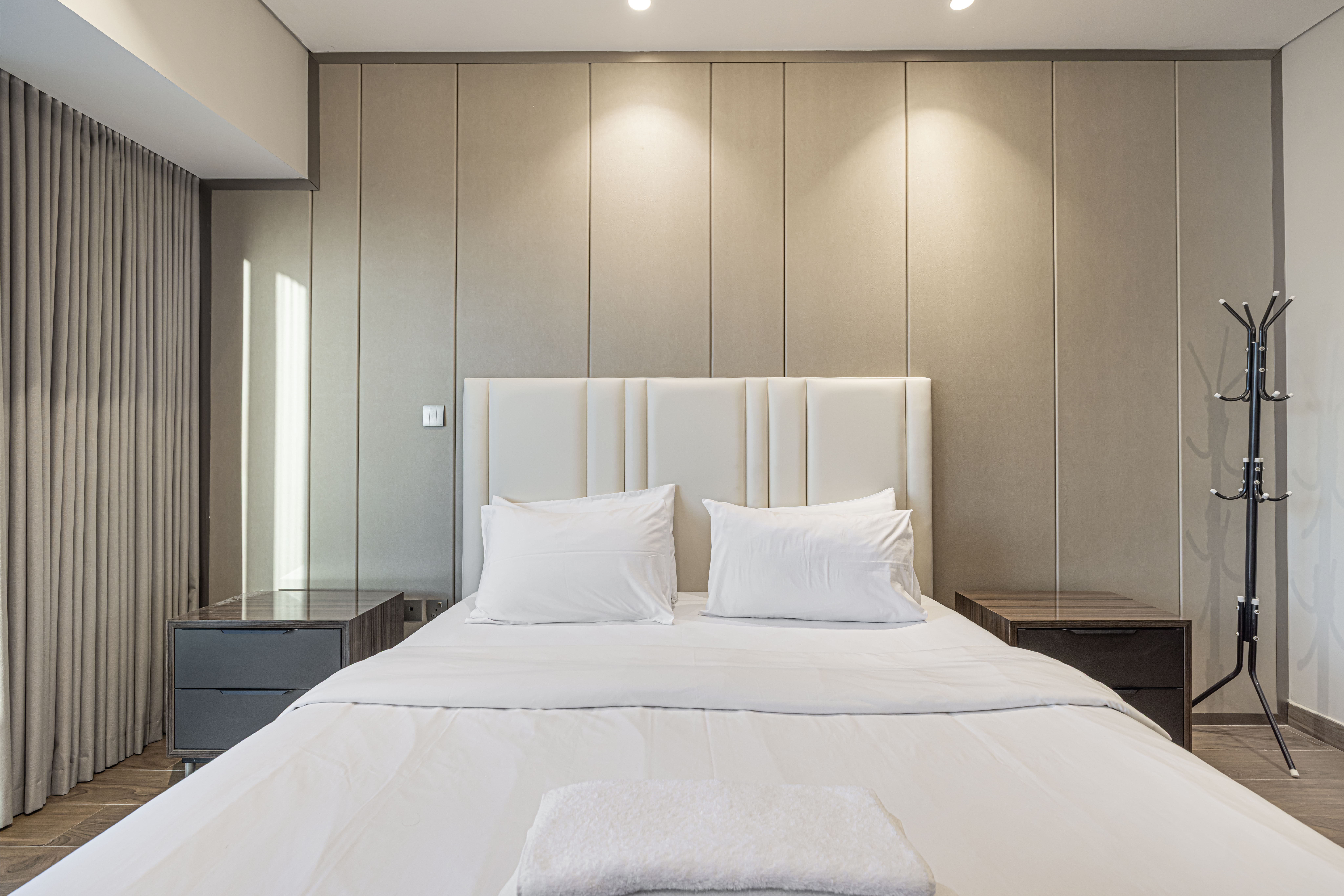 2 Bedrooms Apartment in Nobles Tower