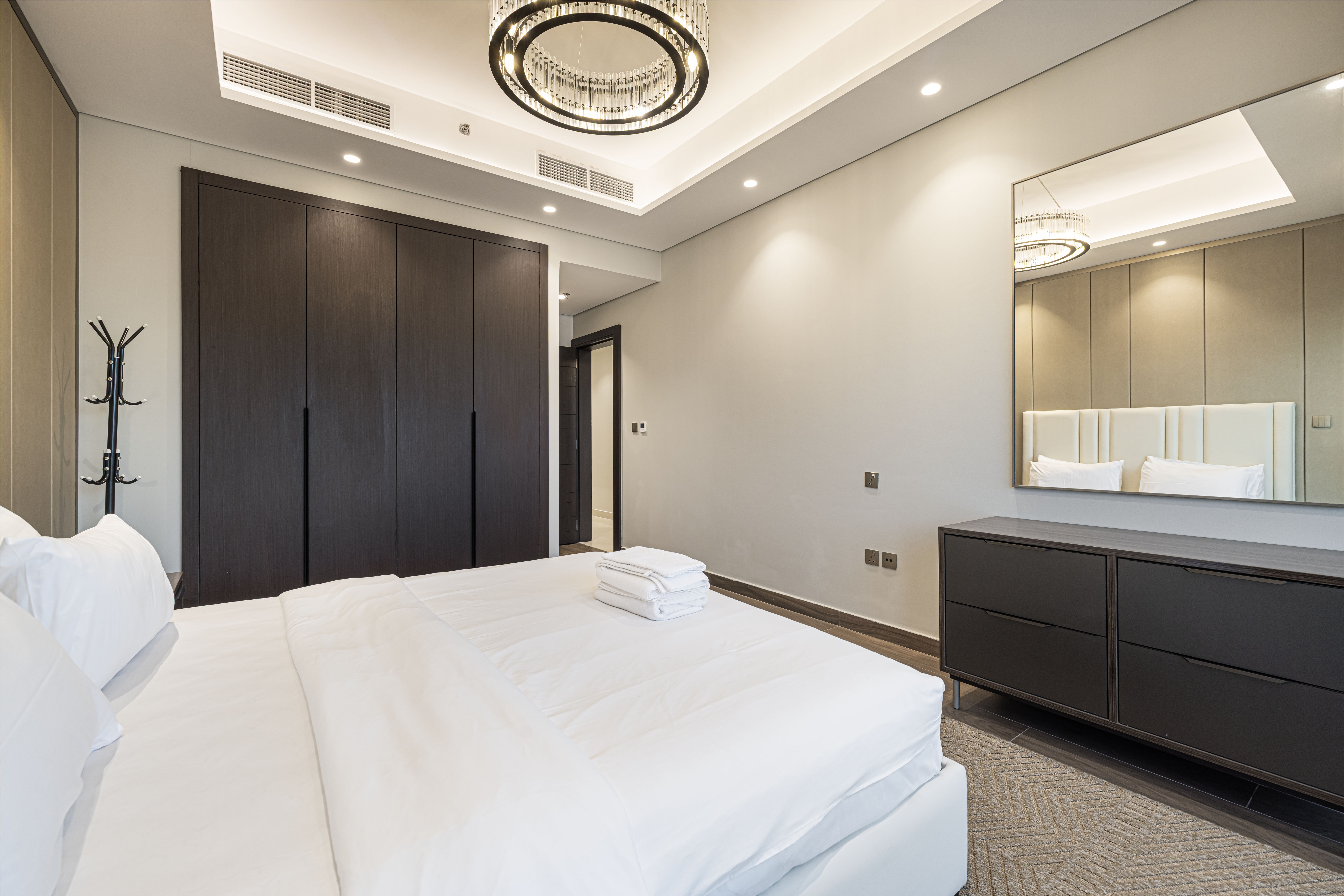 2 Bedrooms Apartment in Nobles Tower