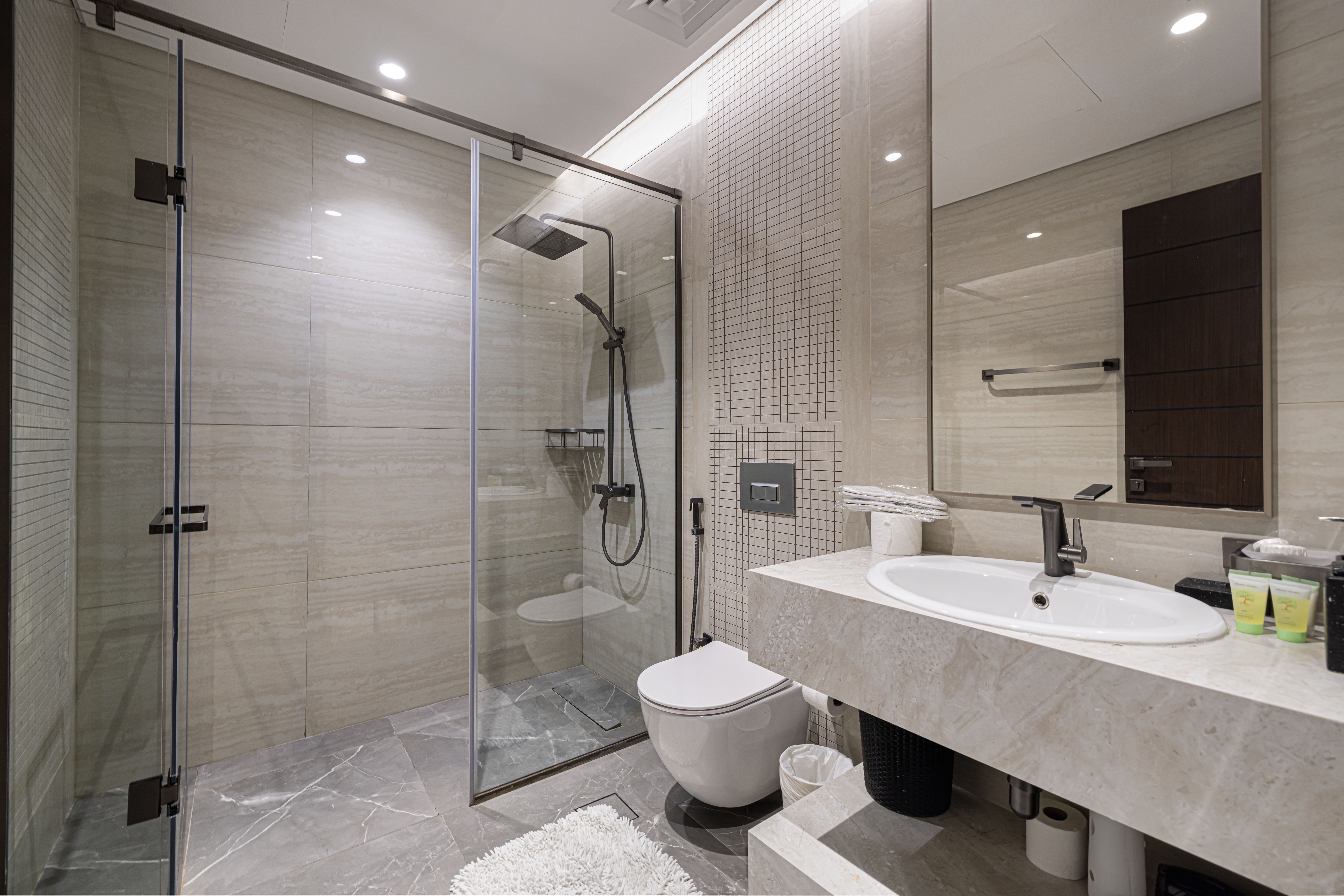 2 Bedrooms Apartment in Nobles Tower