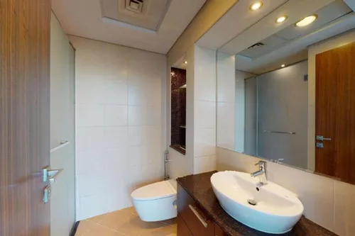  Apartment in Bay Square Building 9