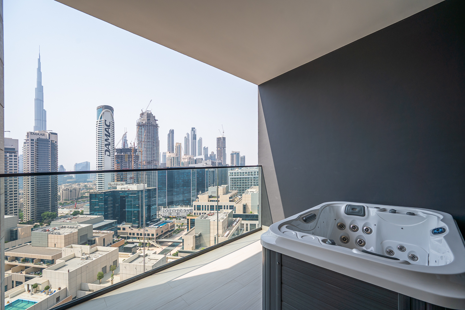 2 Bedrooms Apartment in Trillionaire Residences