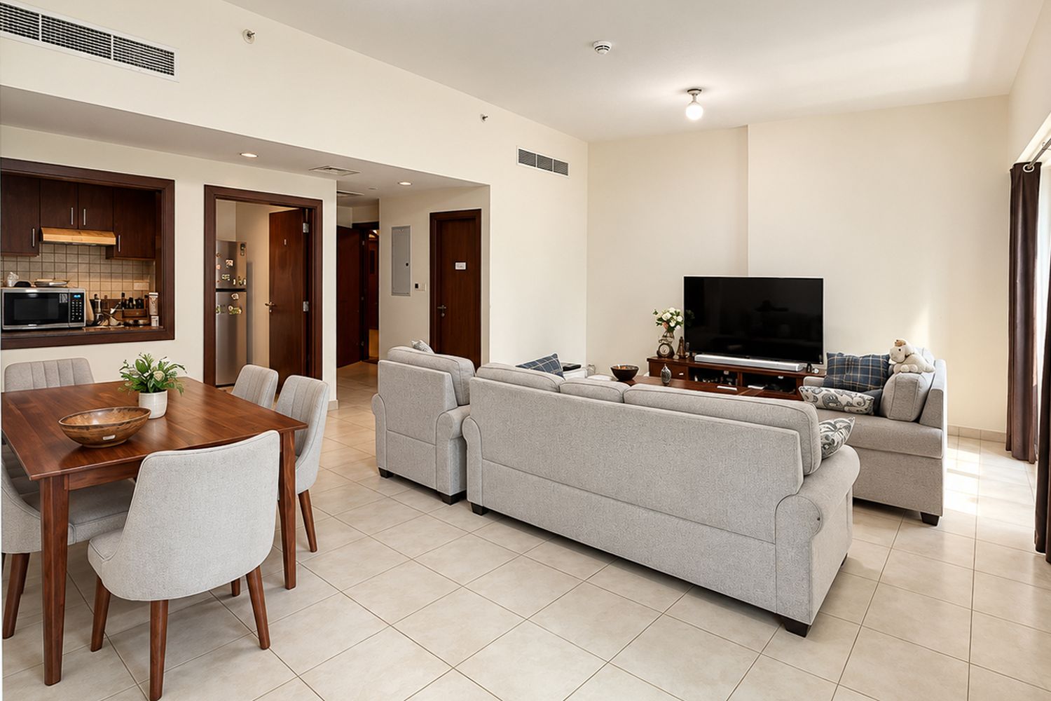 2 Bedroom Apartment in Executive Tower M