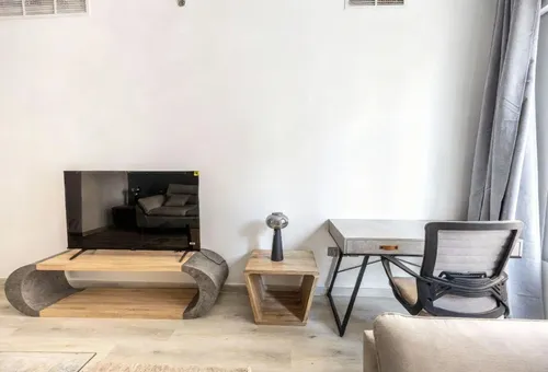 1 Bedroom Apartment in Ontario Tower