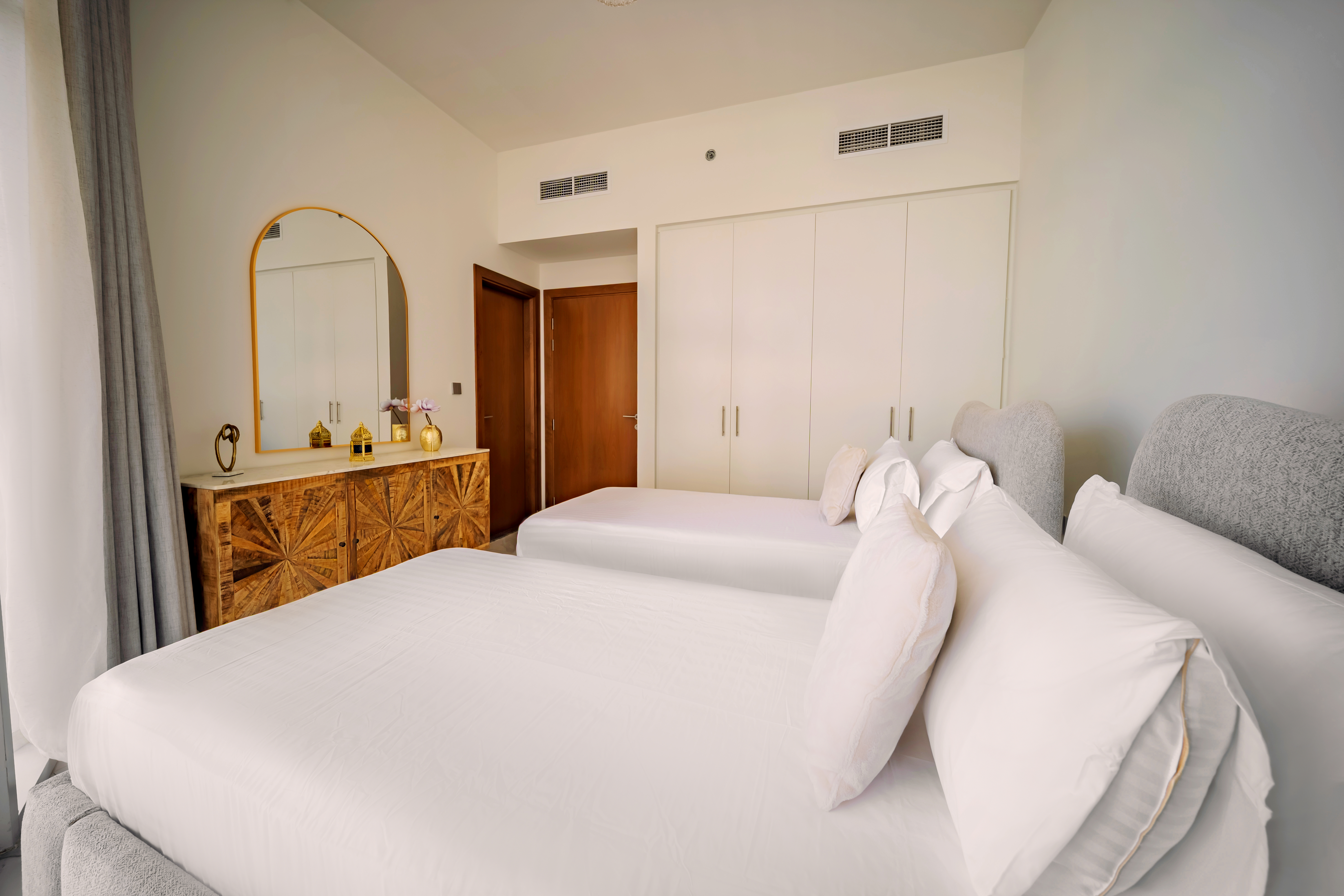 2 Bedrooms Apartment in Millennium Binghatti Residences