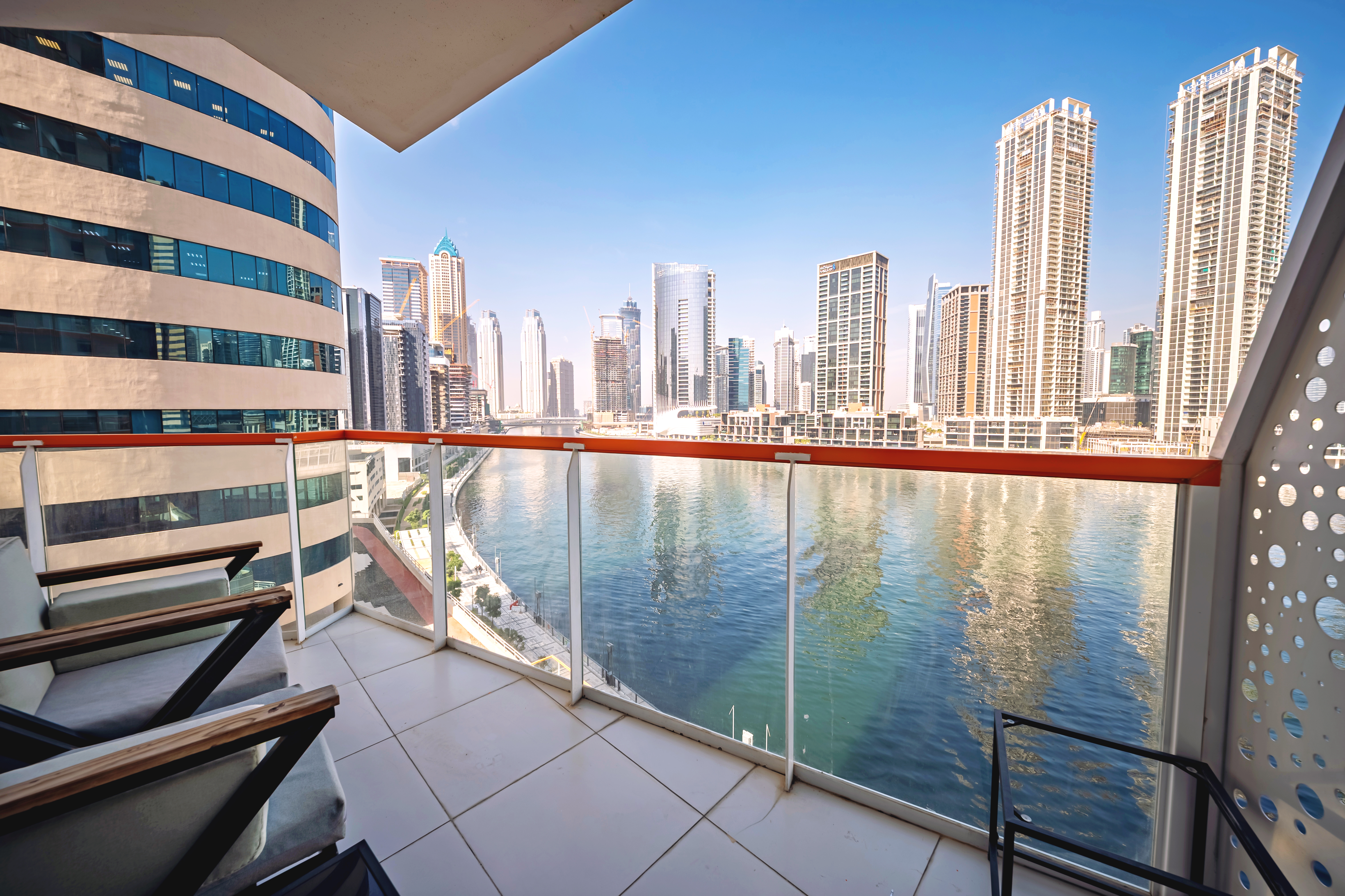 2 Bedrooms Apartment in Millennium Binghatti Residences