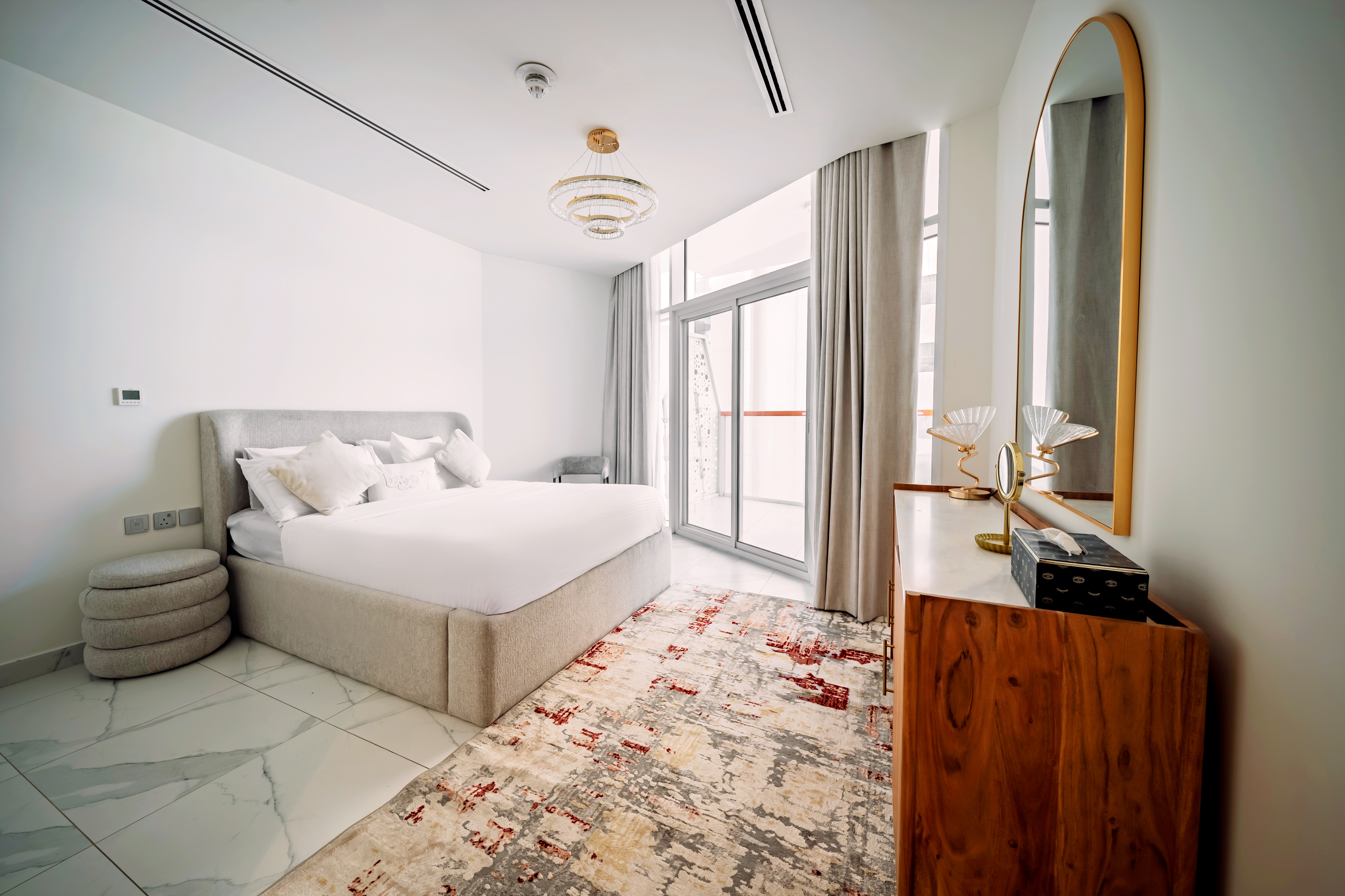 2 Bedrooms Apartment in Millennium Binghatti Residences