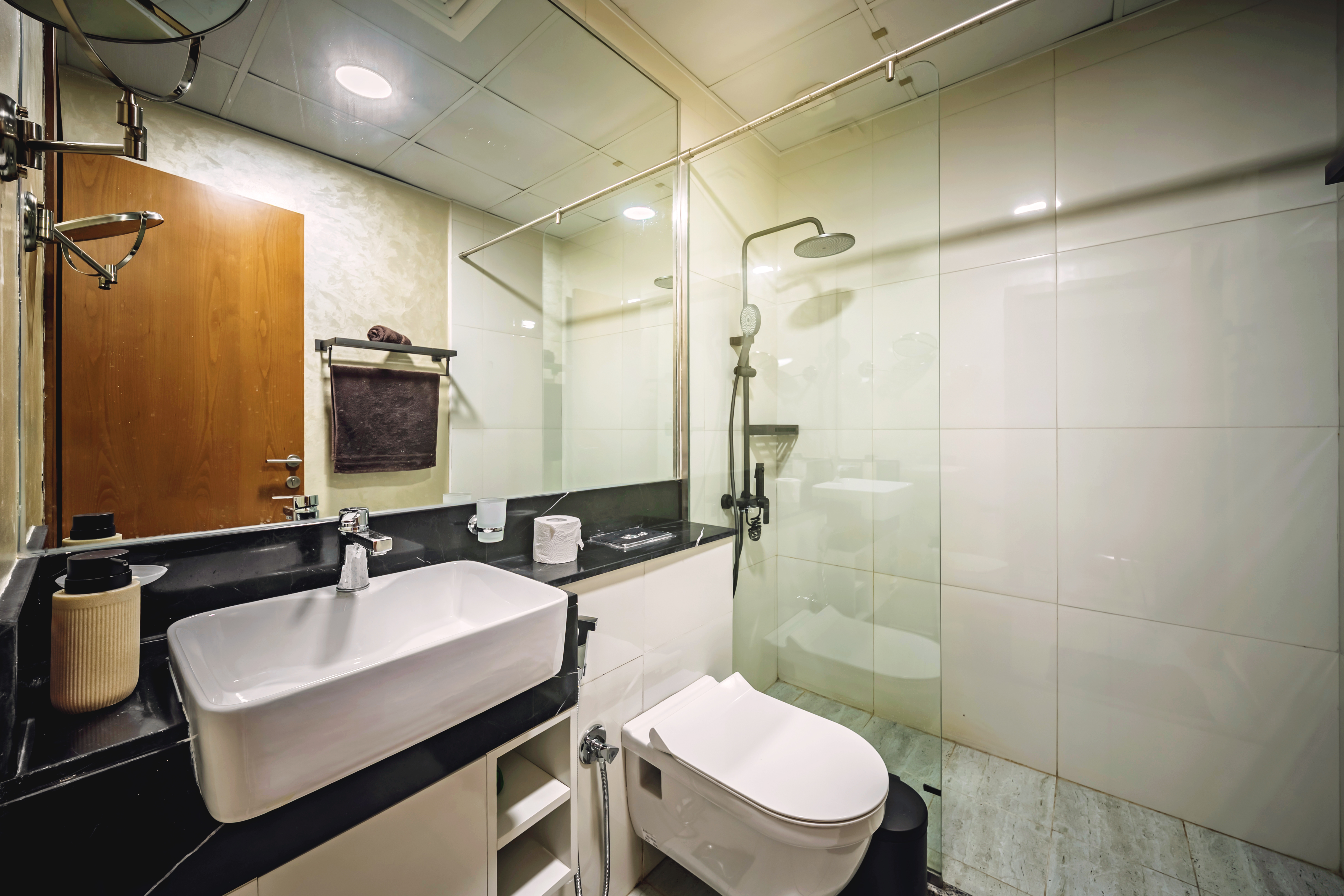 2 Bedrooms Apartment in Millennium Binghatti Residences