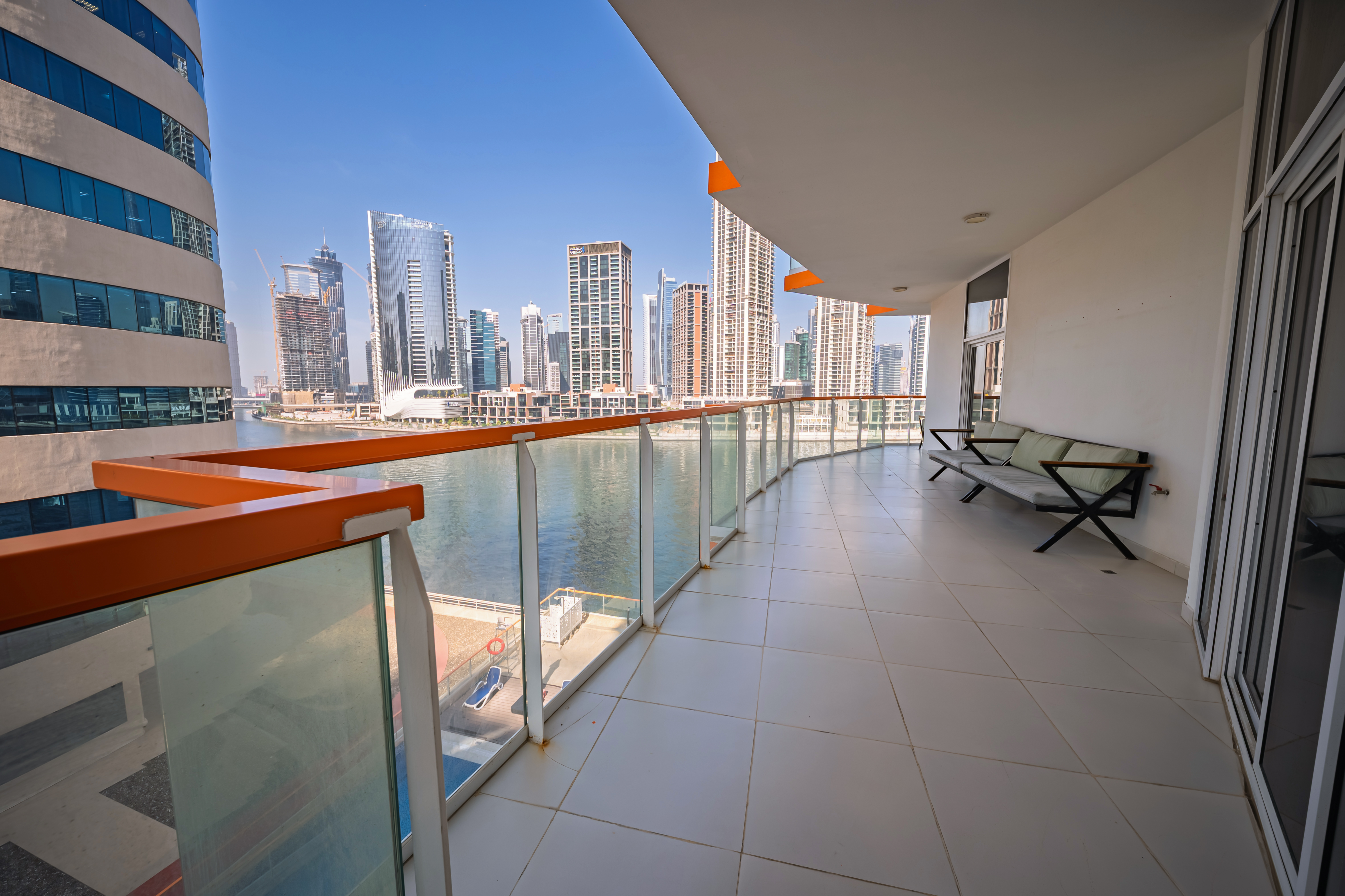2 Bedrooms Apartment in Millennium Binghatti Residences