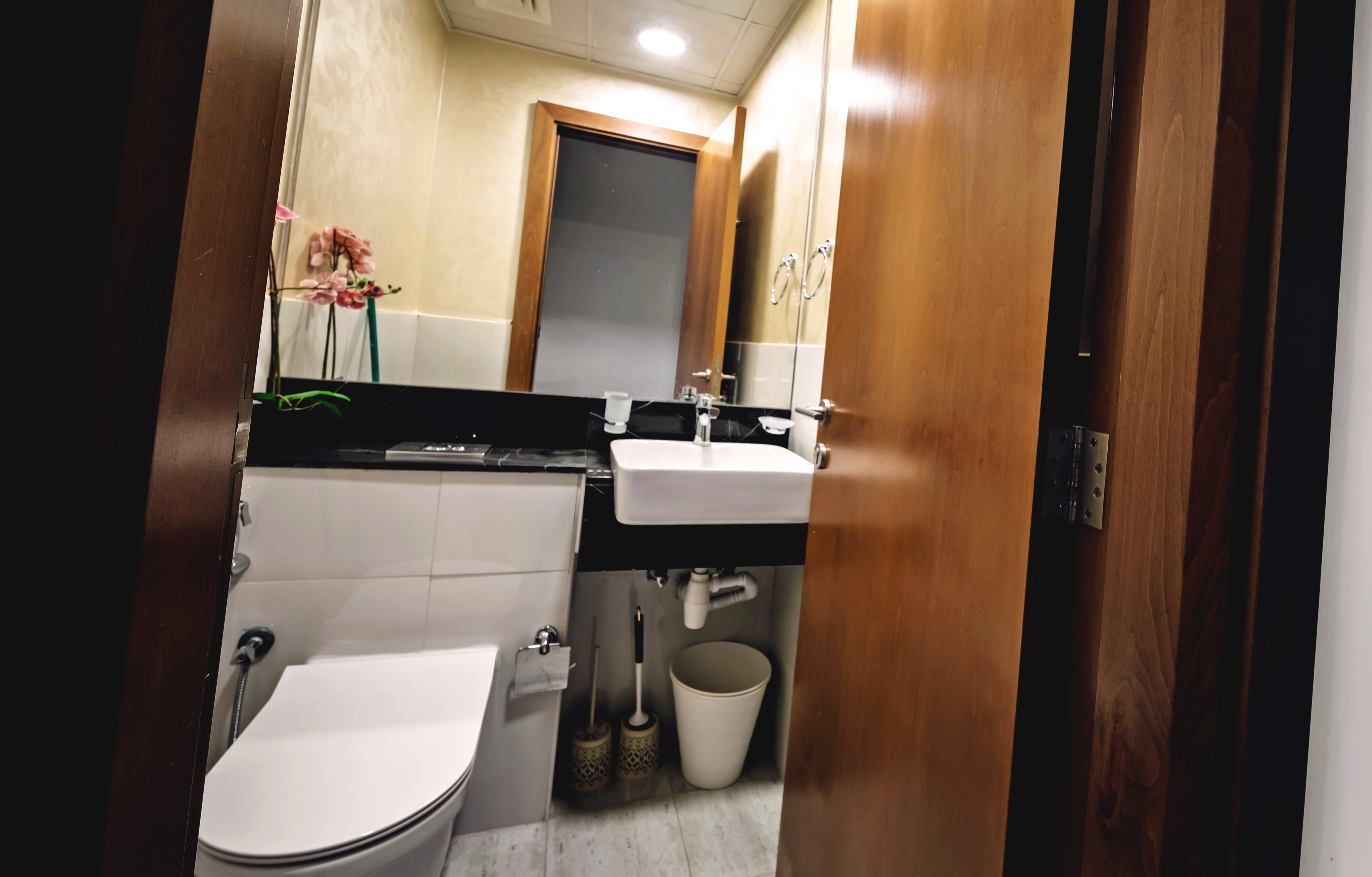 2 Bedrooms Apartment in Millennium Binghatti Residences