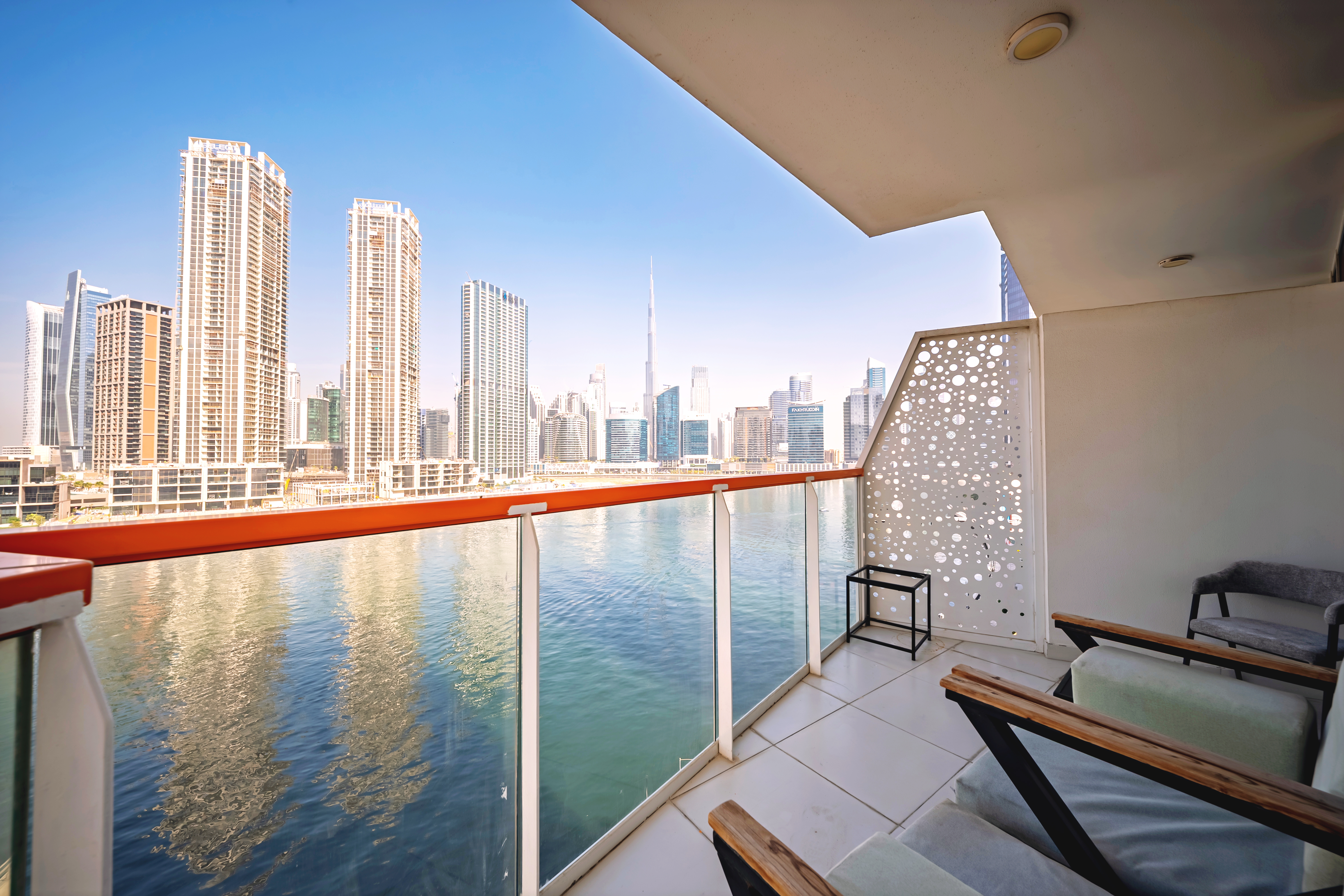 2 Bedrooms Apartment in Millennium Binghatti Residences