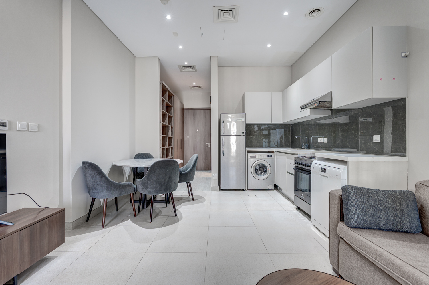 2 Bedrooms Apartment in Sol Avenue