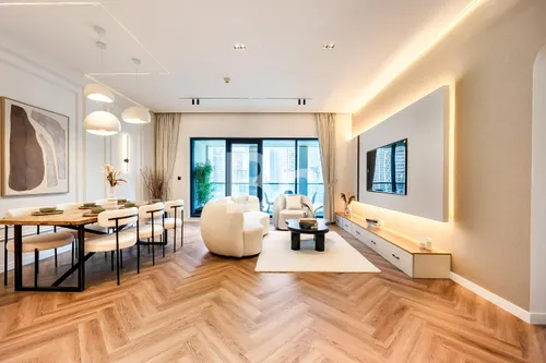 Fully Furnished | Upgraded | Spacious | Canal View