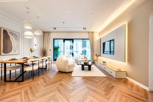Fully Furnished | Upgraded | Spacious | Canal View
