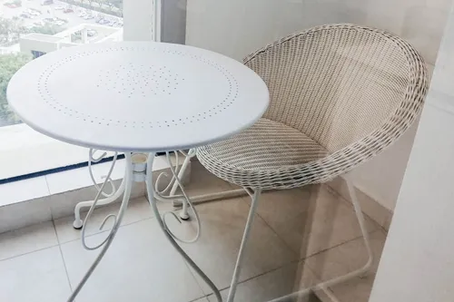 1 Bedroom Apartment in Executive Tower J
