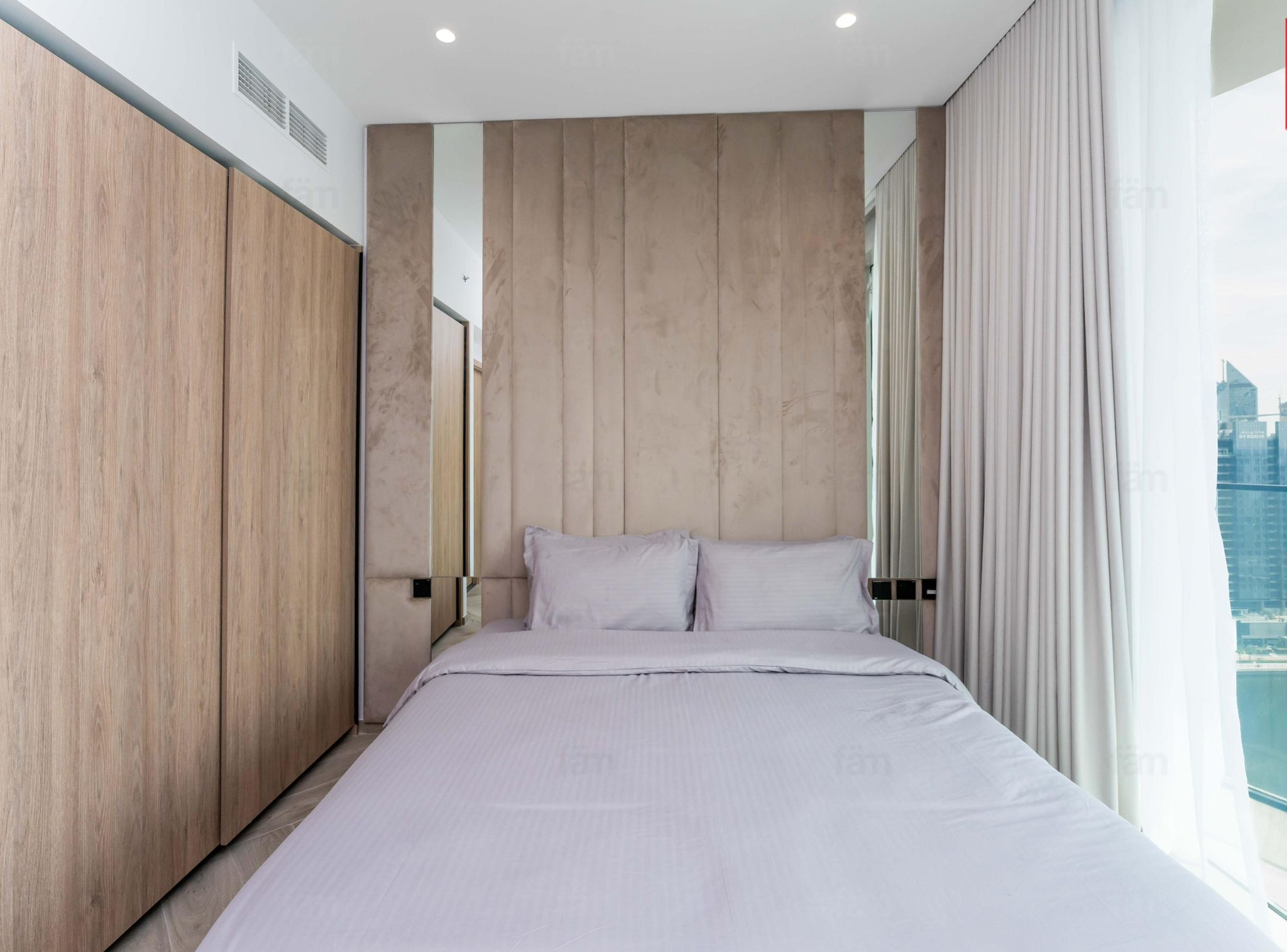 1 Bedroom Apartment in Peninsula Three