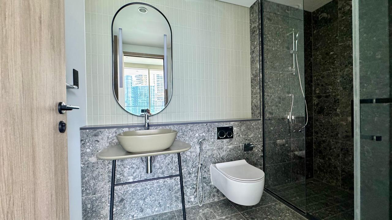 1 Bedroom Apartment in Peninsula Three