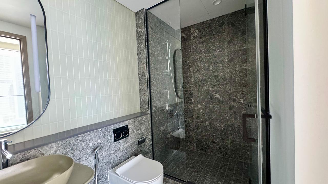 1 Bedroom Apartment in Peninsula Three