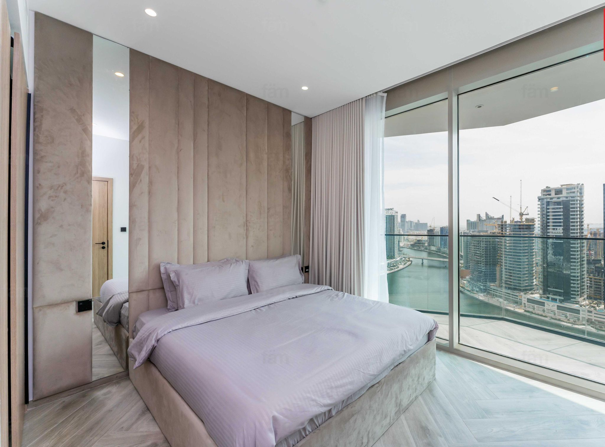 1 Bedroom Apartment in Peninsula Three