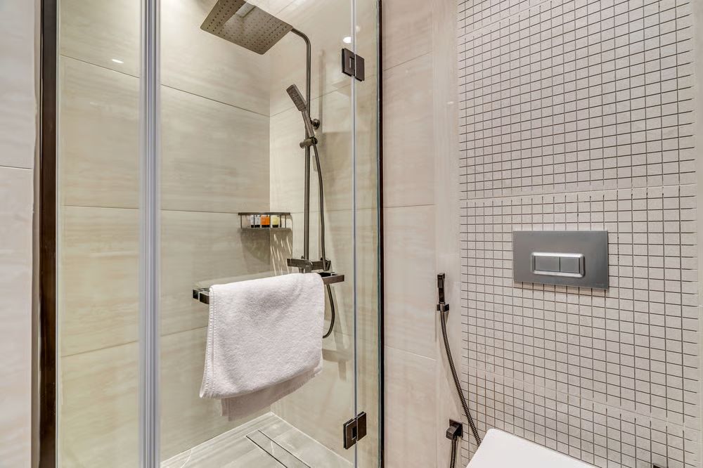 2 Bedrooms Apartment in Nobles Tower