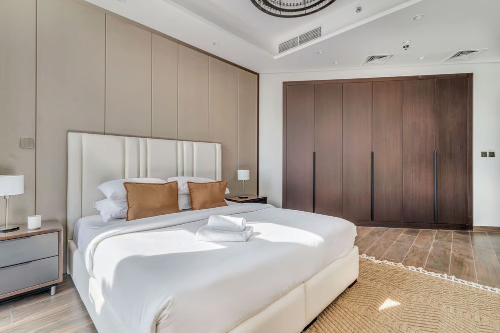 2 Bedrooms Apartment in Nobles Tower