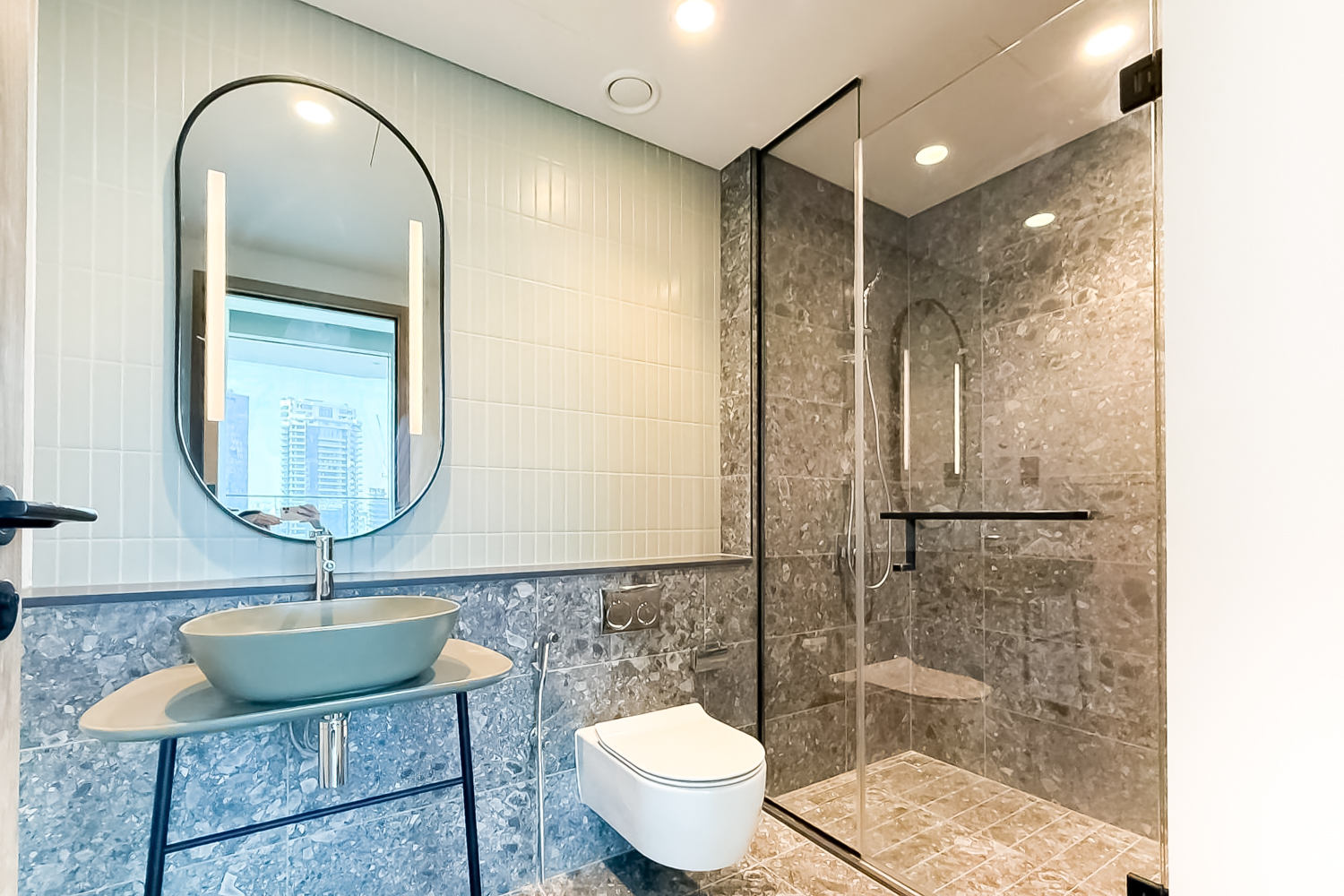 1 Bedroom Apartment in Peninsula Three