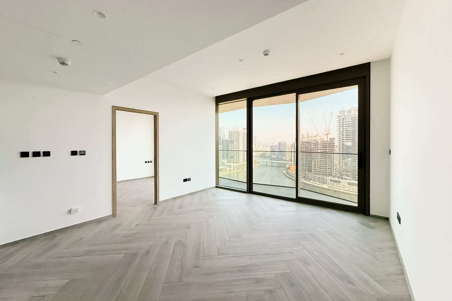 1 Bedroom Apartment in Peninsula Three