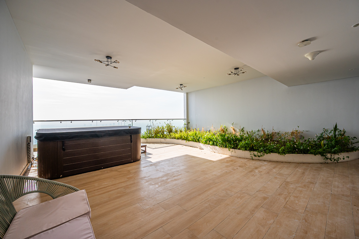 2 Bedrooms Apartment in One of One Luxury Residences