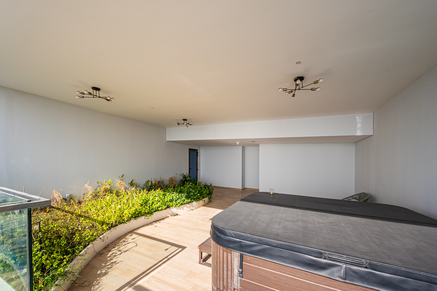 2 Bedrooms Apartment in One of One Luxury Residences