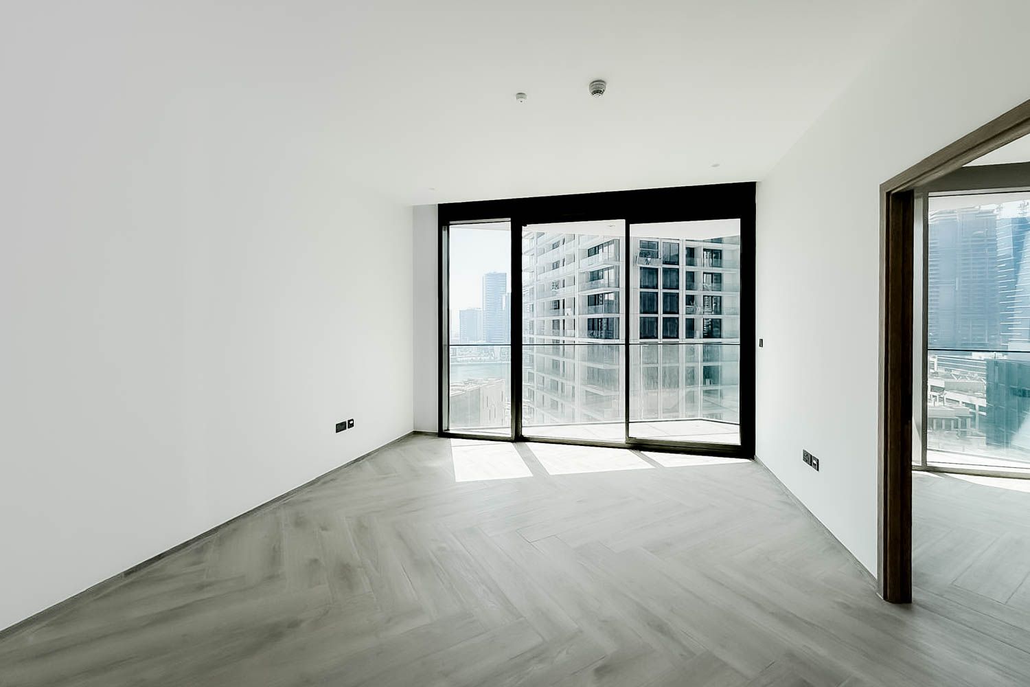 1 Bedroom Apartment in Peninsula Three