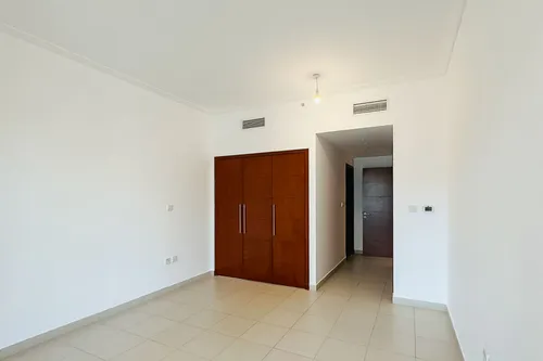 2 Bedrooms Apartment in South Ridge 4