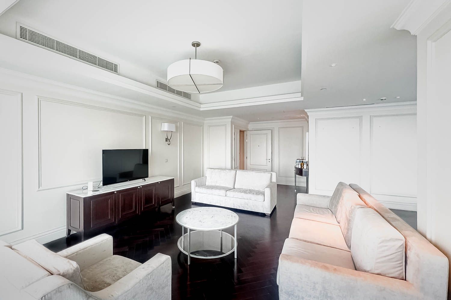 4 Bedrooms Apartment in Kempinski BLVD